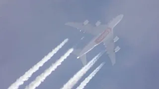 Emirates Airbus A380 contrails superzoom from the surface!