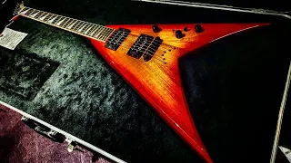 Jackson Custom Shop KV2T USA Dave Mustaine ESP DV8 Tribute King V Guitar Up Close Video Review