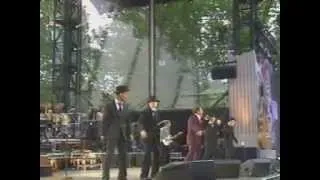 Blue feat Tom Jones - You Can Leave Your Hat On (Party at The Palace, 3.06.2002)