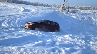 Nissan Qashqai в горку по снежной целине