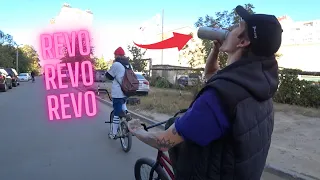 Пьяный пёс делает сумасшедшие трюки на BMX