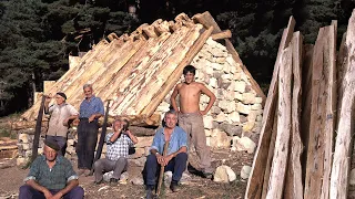 Cabin or shepherd's hut. 100% handmade construction with logs of wood and stones | Documentary film