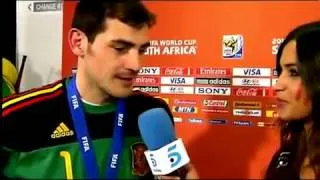 Iker Casillas kissing journalist Sara Carbonero