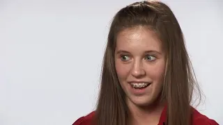 18 Kids and Counting S02E18 Duggars Under the Knife