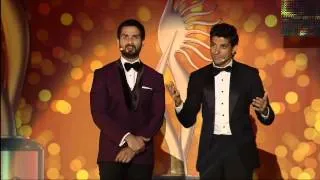 IIFA 2014: Shahid Kapoor presents Farhan Akhtar Award for the Worst Joke Ever