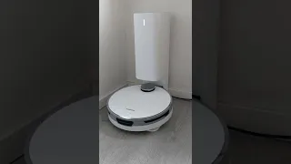 Samsung Jet Bot 80+ robot vacuum emptying its dustbin... loudly