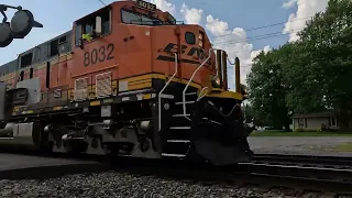 BNSF 8032 Leading Intermodel + Engineer throws me a vest!