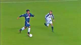 Ronaldinho vs Guingamp (07/02/2001)