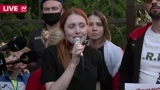 Возьмите оружие и начните не мирный протест, – девушка Виталия Шишова Божена Жолудь