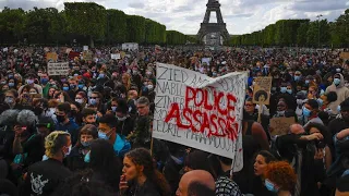 Ermittlung gegen rassistisch-gewaltbereite Polizisten in Frankreich