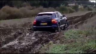 Porsche Cayenne Turbo S MUD BOGGING