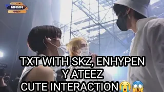 TXT with straykids, enhypen y ateez "CUTE interaction '^^ #TXT #ENHYPEN #STRAYKIDS #ATEEZ #moa #stay