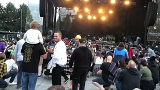 Cypress Hill performing “Jump Around” by House of Pain