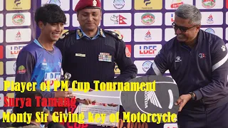 Monty Desai Sir give away key of Best Player award to Surya Tamang | Nepal Police Club win PM Cup