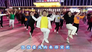 《最亲的人》歌声欢乐喜庆 非常有辨识度 舞蹈优美