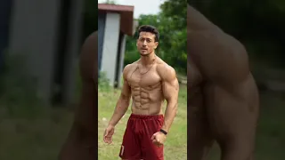 tiger shroff Vs Hrithik roshan six pack YouTube_shorts_WhatsApp_status#trending#video