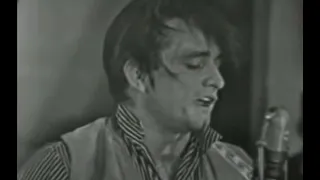 Johnny Cash Impersonating Elvis Presley - ‘Heartbreak Hotel’ (1959)