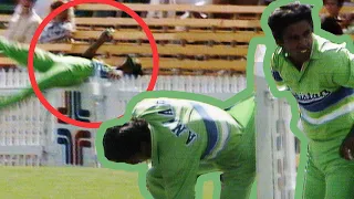 Saeed Anwar takes on fence in all-time painful catch attempt | From the Vault