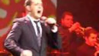 Michael Buble - That's Life feat Naturally 7 Live in Sydney