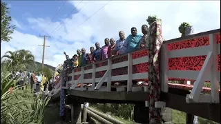 Fijian Minister for Agriculture officiates at the opening of two footbridge projects