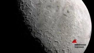 Luna, perché vediamo sempre la stessa faccia? ...