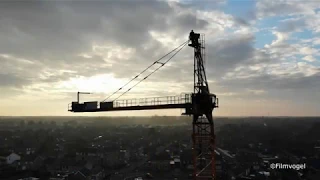 Demontage kraan in het centrum van Schaijk