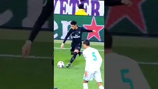 Neymar takes revenge on the referee 🤣😈