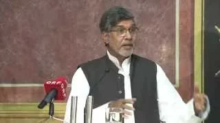 Kailash Satyarthi speaks at the Alfred Fried Photography Award Gala 2015