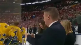 WJC Final - Swedish Captain Lias Anderson throws Silver medal into crowd - 5/1/2018