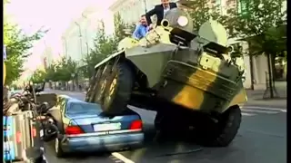 Mayor of Vilnius crushes Mercedes with a tank