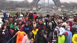 HUGE HARLEM SHAKE IN PARIS