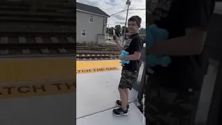 Train honk startled a boy #viralchirp