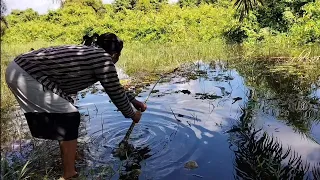 BENAR BENAR NEKAT‼️ MANCING DI LUAPAN BANJIR SARANGNYA ULAR BERBISA