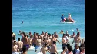 2013-01-01 Shark alert in Bondi Beach