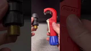 Did you know that the KNIPEX TubiX® 90 31 02 SB also works on SWA?