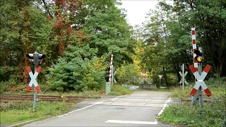 Bahnübergang Schweisweiler "Waldweg"