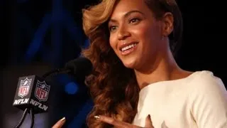 Beyoncé sings US national anthem live for Super Bowl press in New Orleans