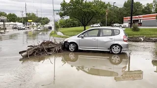 Omaha hit by flooding causing some cars to get stuck