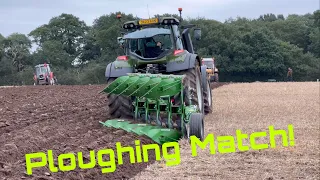 Cheshire Ploughing Match! @charlotteashleyfarm and @OllyBlogsAgricontractfarmer Valtra!