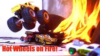 1/64 Scale Hot Wheels Crash Pile Up Ends in Flames - Super Slow Motion 1000fps