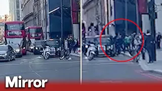 Bishopsgate: Footage from scene as 'Four people stabbed'