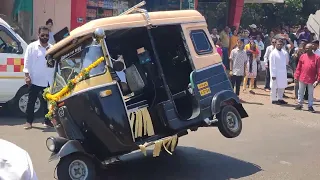 Rikshaw stunt 🛺😱