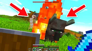 BARBARZYŃCY NAPADLI NA MOJĄ WIOSKĘ w MINECRAFT 1.18!