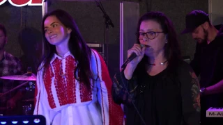 INNA canta cu mama ei - Canta cucu-n Bucovina feat. Nicoleta Nuca & Lori Ciobotaru