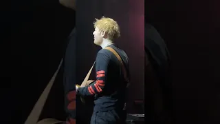 Ed Sheeran ACAPELLA & Without Mic - Photograph Live Grande Performance (with audience interruption)