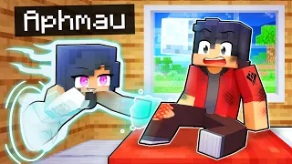 Playing Minecraft as a PROTECTIVE Ghost!