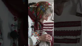93-річна майстриня з Франківщини Павліна Жолобак вишиває без окулярів