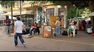 Yoni Schlesinger 3 Song Medley live in rare street appearence inTel Aviv Israel, great talent..
