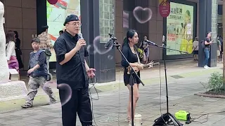 王菲陳亦迅-因為愛情 #信義商圈街頭表演