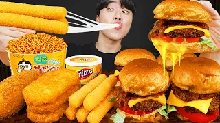 ASMR MUKBANG 직접 만든 치즈 햄버거 치즈스틱 불닭볶음면 핫도그 먹방 & 레시피 FIRE NOODLES AND BURGER EATING SOUND!